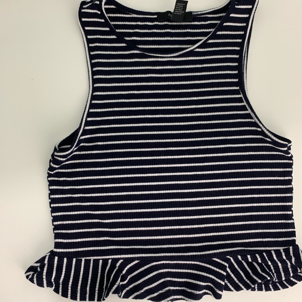 CROPPED STRIPED TOP